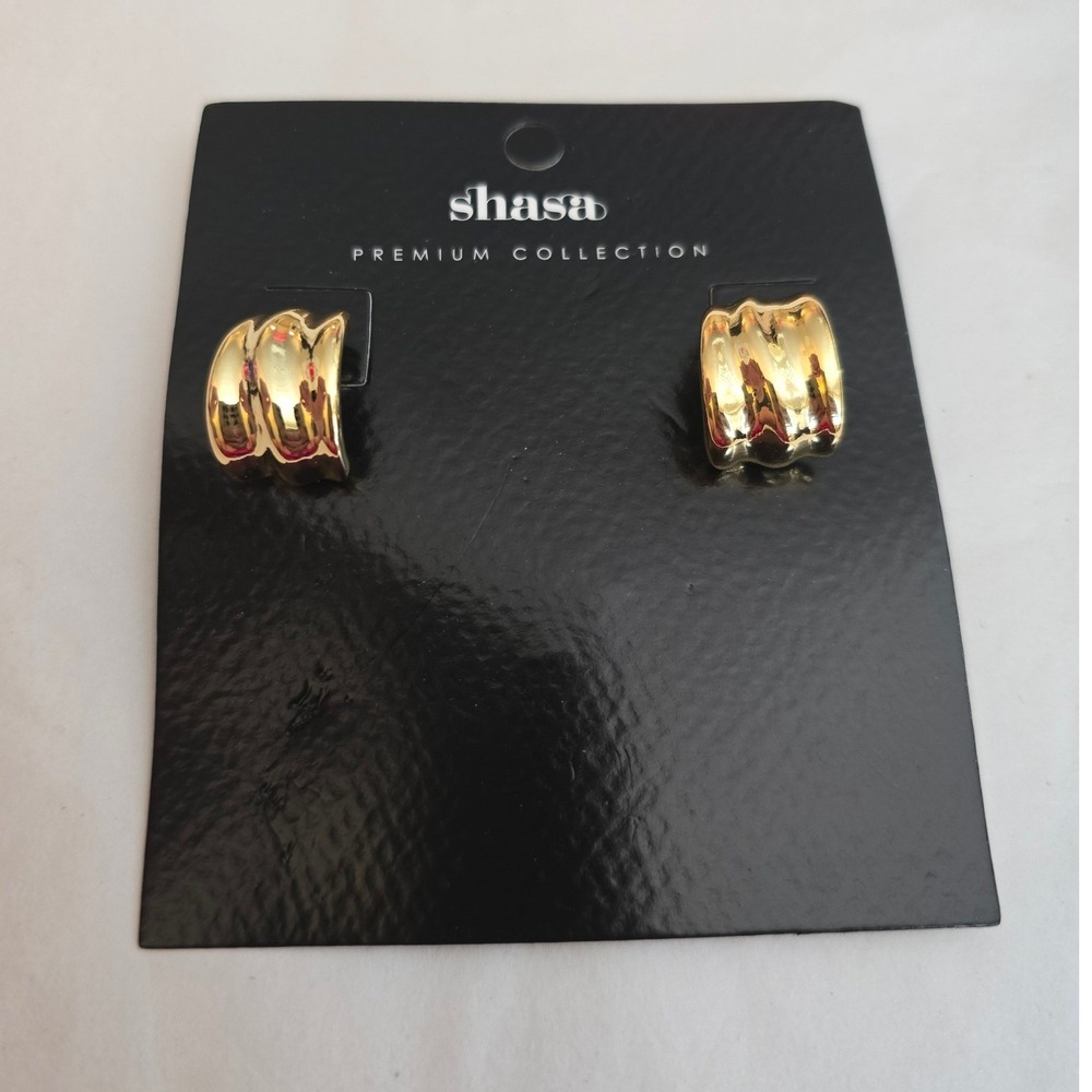 Shasa Premium Collection Gold Ribbed Chunky Sculptural Hoop Earrings Post NWT